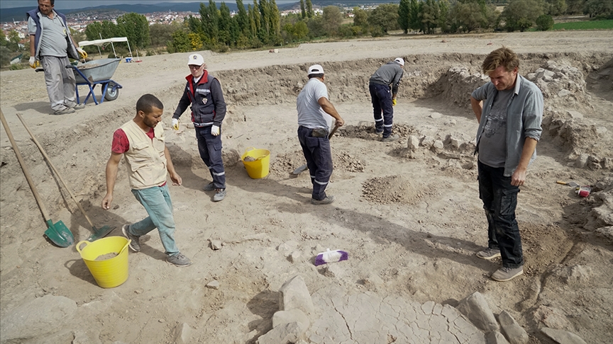 اكتشاف لقى أثرية تعود لمملكة مجهولة غربي تركيا