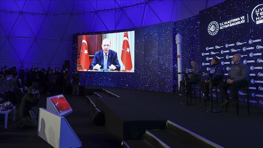 أردوغان يشيد بـ “إيلون ماسك” وعدم رضوخه للأوساط المعادية لتركيا