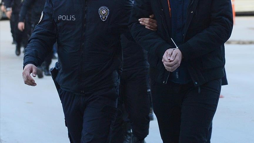 السلطات التركية توقف 16 شخصاً في عدد من الولايات