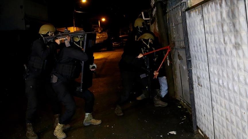 السلطات التركية توقف 13 أجنبيًا في ولاية أضنة