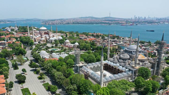 متقدمة على باريس.. إسطنبول ضمن أفضل 10 وجهات سياحية لعام 2022