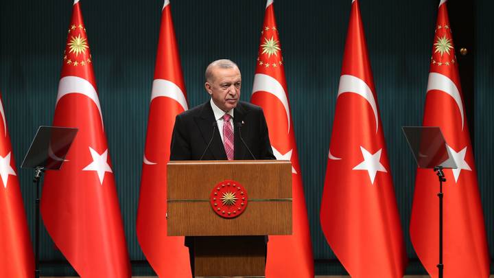 أردوغان يعلن رفع نسبة الزيادة في أجور موظفي القطاع العام إلى 30.5%