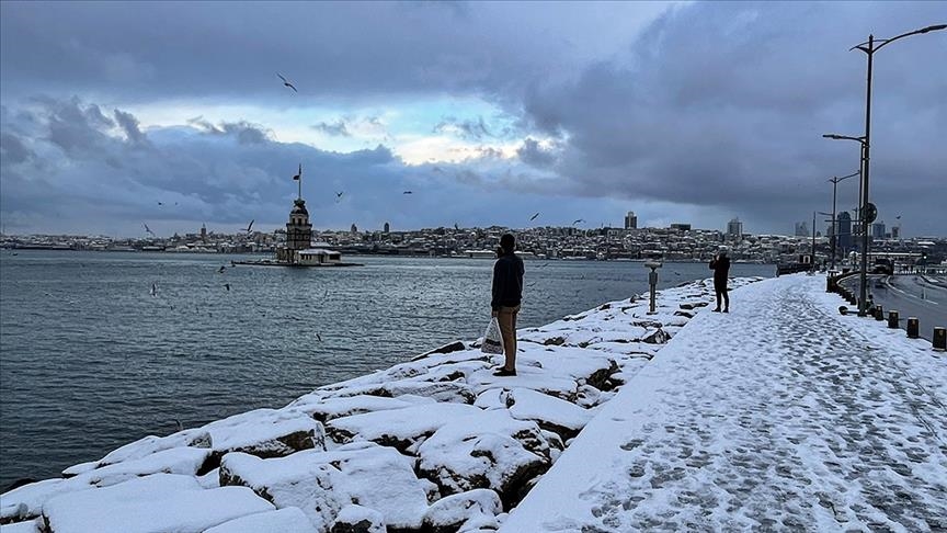 الأرصاد التركية تحذر من تساقط ثلوج كثيفة على إسطنبول