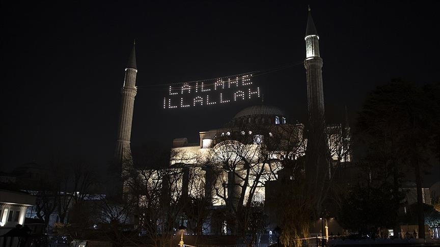 إسطنبول.. مسجد “آيا صوفيا” يستعد لأول صلاة تراويح منذ 88 عاماً