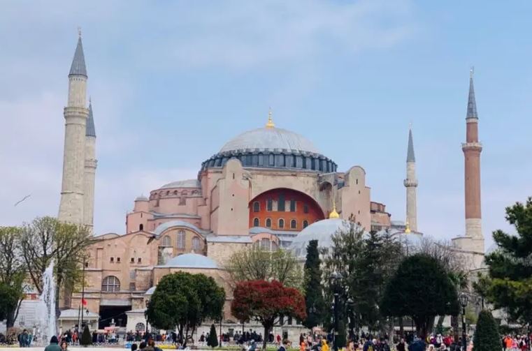 تركيا.. ارتفاع عدد السياح 186.5 بالمئة في شباط