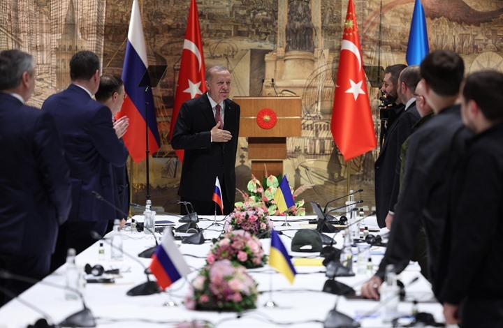 4 عوامل تؤثر على نظرة تركيا تجاه الحرب الأوكرانية