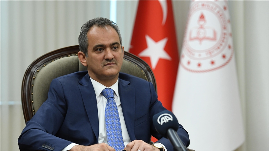 وزير التربية التركي يزور قطر