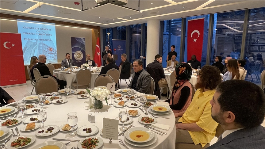 البيت التركي بنيويورك يحتضن أول إفطار جماعي في رمضان