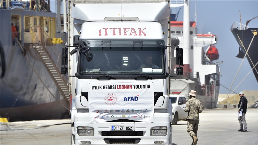 وصول 960 طنا من المساعدات الغذائية التركية إلى لبنان