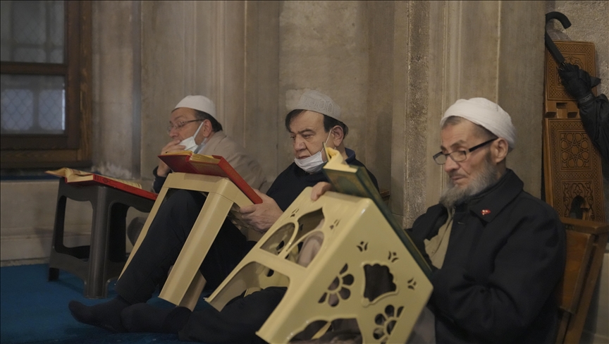 “المقابلة” الرمضانية.. ختمة قرآنية جماعية في مساجد تركيا