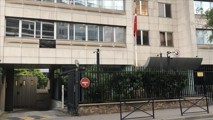 فرنسا تدين الاعتداء على القنصلية التركية في باريس