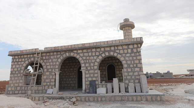 هيئة الإغاثة التركية تفتتح مسجدا شمالي سوريا