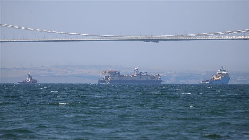 تركيا.. السفينة المكلفة بمد أنابيب الغاز تقترب من البحر الأسود