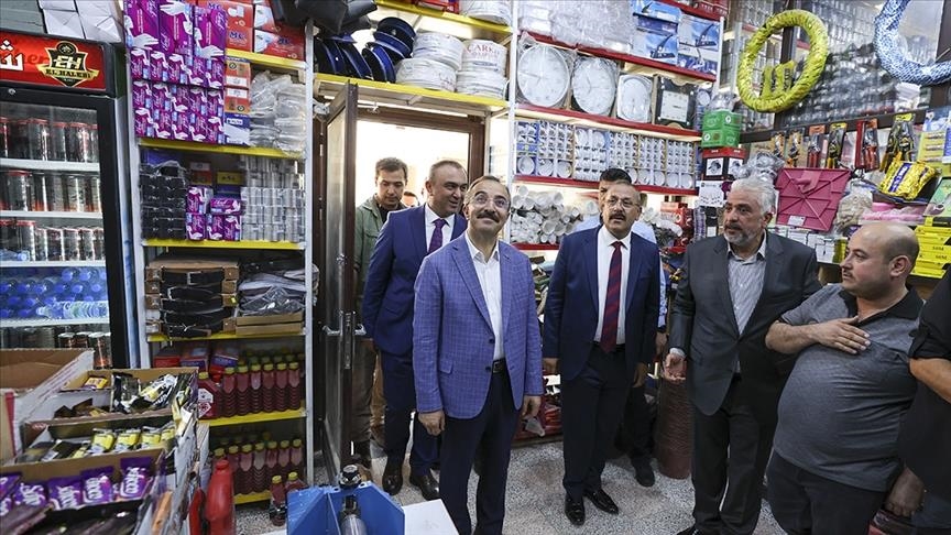 نائب وزير الداخلية التركي يتفقد المساكن المخصصة للنازحين باعزاز